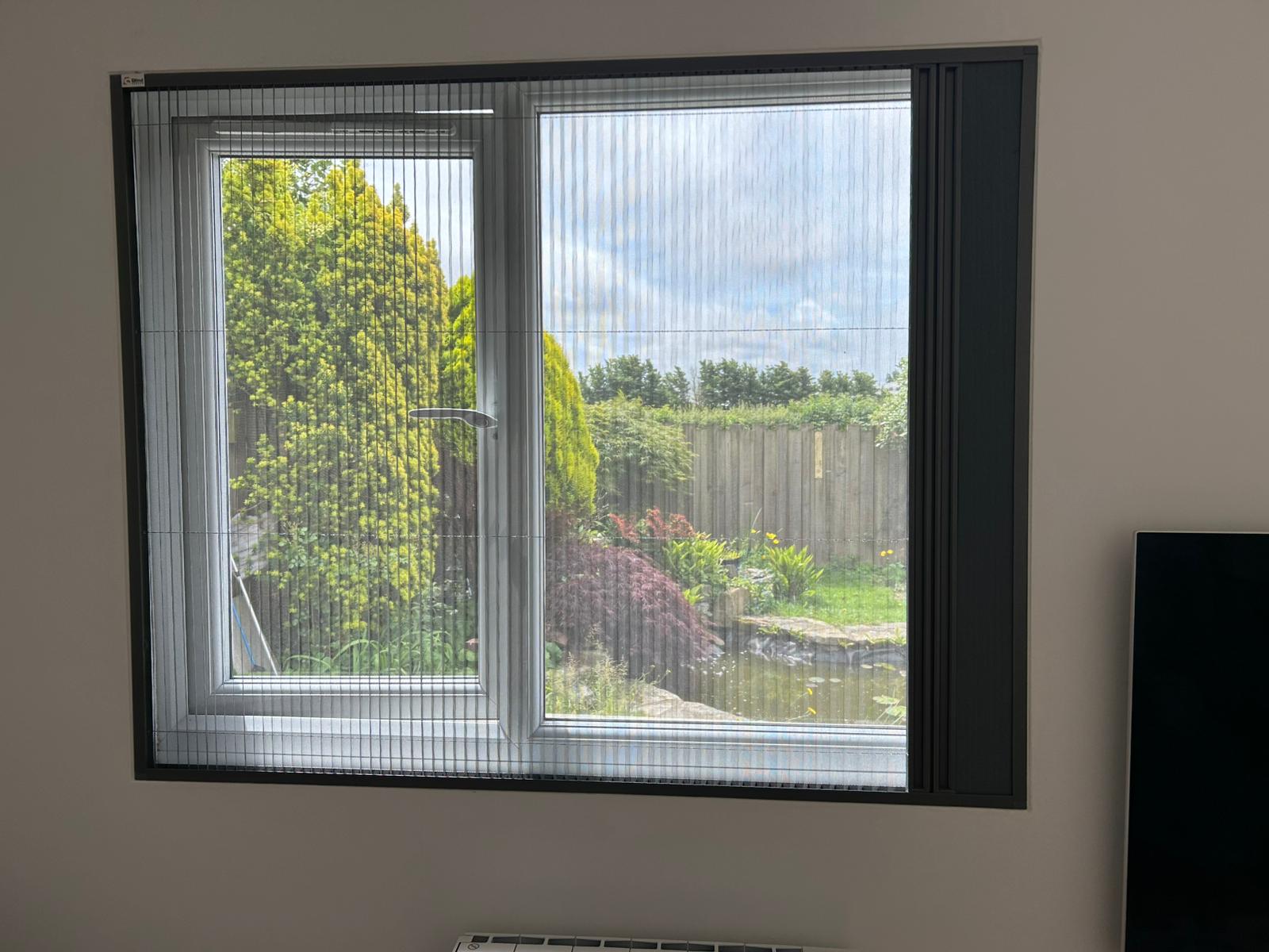 041 Small widow privacy screen